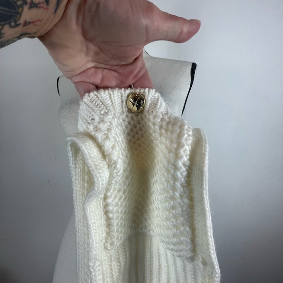 Calvin Klein Cream Pocket Scarf NWOT - Picture 4 of 6